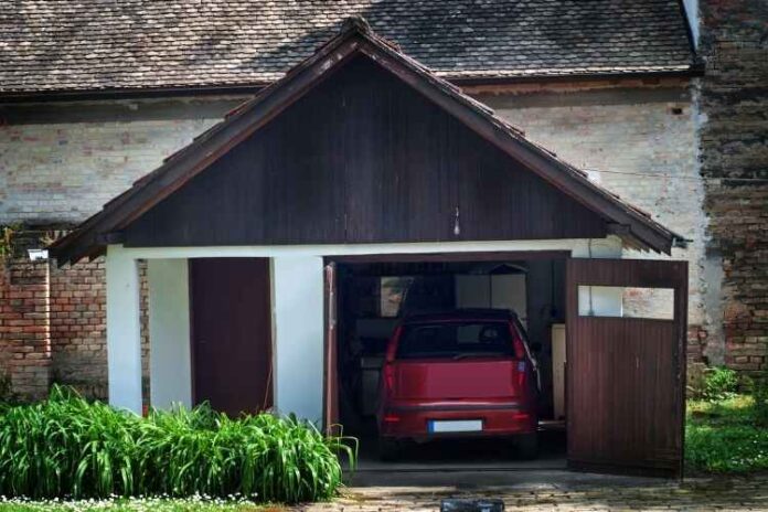 How Much Does It Cost To Build A Garage By Yourself